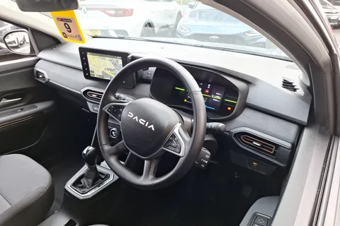 CJ24HYM Dacia Jogger 1.6 HEV Extreme 5dr Auto Thumbnail #15