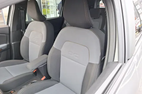 CJ24HYM Dacia Jogger 1.6 HEV Extreme 5dr Auto Thumbnail #16