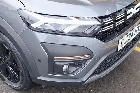 CJ24HYM Dacia Jogger 1.6 HEV Extreme 5dr Auto Thumbnail #29