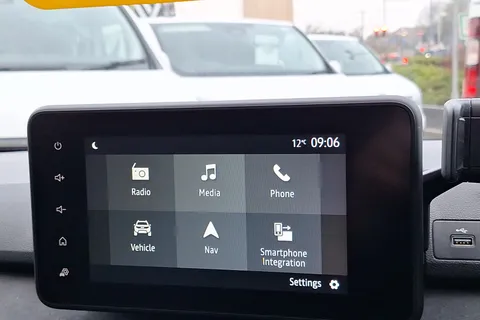 CJ24HYM Dacia Jogger 1.6 HEV Extreme 5dr Auto Thumbnail #39