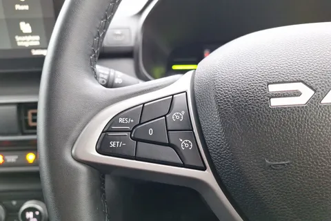 CJ24HYM Dacia Jogger 1.6 HEV Extreme 5dr Auto Thumbnail #40