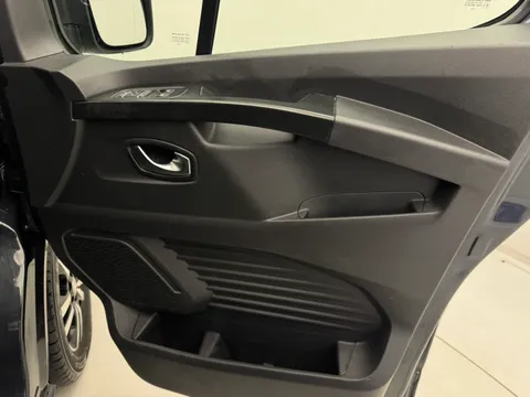 YK23ZJR Renault Trafic LL30 Blue dCi 170 Sport Van EDC Thumbnail #14