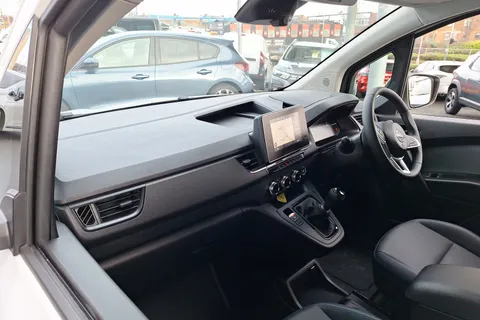 DP75FFS Nissan Townstar (Xfk1)  Thumbnail #11