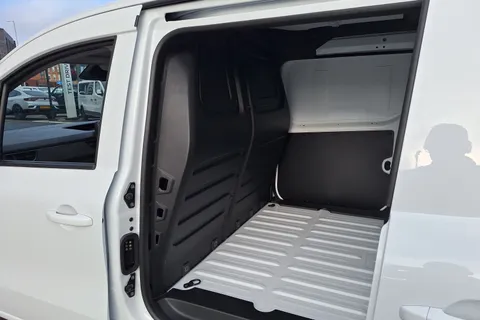 DP75FFS Nissan Townstar (Xfk1)  Thumbnail #23