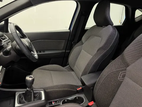 SC74KHP Renault Captur 1.0 TCE 90 Techno 5dr Thumbnail #11