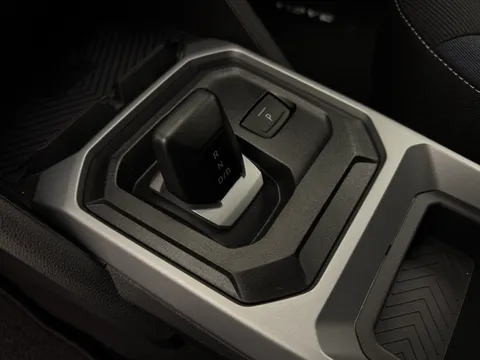 DL75UOJ Dacia Duster 1.6 Hybrid 140 Journey 5dr Auto Thumbnail #15