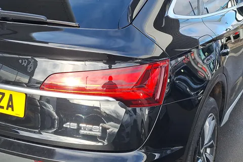 DL71XZA Audi Q5 45 TFSI Quattro S Line 5dr S Tronic Thumbnail #24