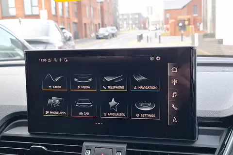 DL71XZA Audi Q5 45 TFSI Quattro S Line 5dr S Tronic Thumbnail #38