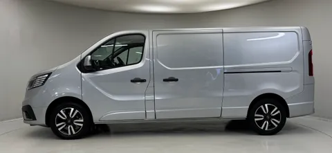 FM23UFK Renault Trafic LL30 Blue dCi 150 Sport+ Van Thumbnail #4