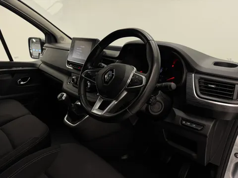 FM23UFK Renault Trafic LL30 Blue dCi 150 Sport+ Van Thumbnail #16