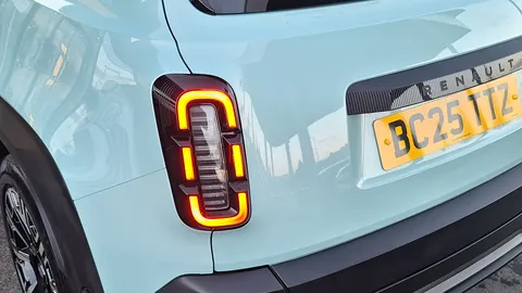 BC25TTZ Renault 4 110kW Techno 52kWh Comfort range 5dr Auto Thumbnail #14