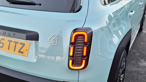 BC25TTZ Renault 4 110kW Techno 52kWh Comfort range 5dr Auto Thumbnail #17