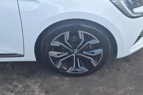 BL71YHP Renault Clio 1.0 TCe 90 S Edition 5dr Thumbnail #5