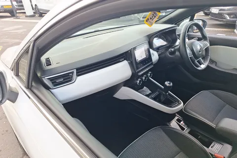 BL71YHP Renault Clio 1.0 TCe 90 S Edition 5dr Thumbnail #33