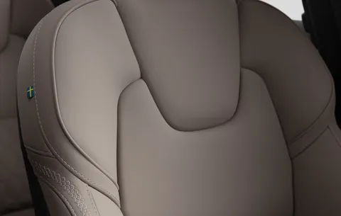  Volvo XC60 B5P PLUS DARK Thumbnail #6