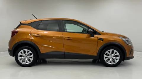 DS71MYZ Renault Captur 1.0 TCE 90 Iconic 5dr Thumbnail #5