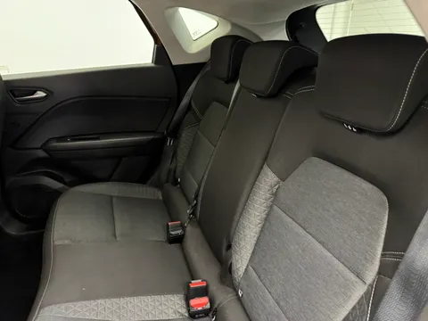 DS71MYZ Renault Captur 1.0 TCE 90 Iconic 5dr Thumbnail #13