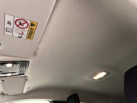 DS71MYZ Renault Captur 1.0 TCE 90 Iconic 5dr Thumbnail #14