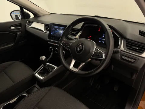 DS71MYZ Renault Captur 1.0 TCE 90 Iconic 5dr Thumbnail #9