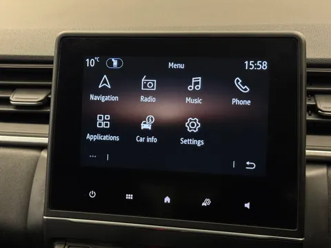 DS71MYZ Renault Captur 1.0 TCE 90 Iconic 5dr Thumbnail #22