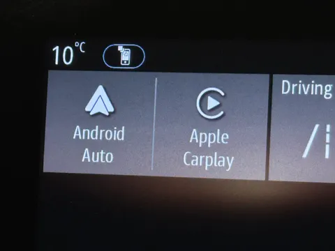 DS71MYZ Renault Captur 1.0 TCE 90 Iconic 5dr Thumbnail #24