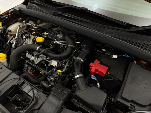 DS71MYZ Renault Captur 1.0 TCE 90 Iconic 5dr Thumbnail #27