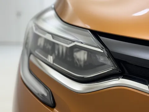 DS71MYZ Renault Captur 1.0 TCE 90 Iconic 5dr Thumbnail #30