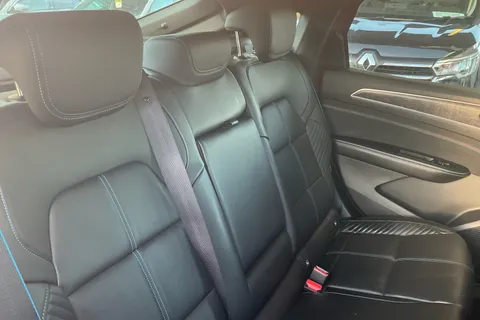 HK74RGY Renault ARKANA 1.6 E-Tech FHEV 145 Esprit Alpine 5dr Auto Thumbnail #10