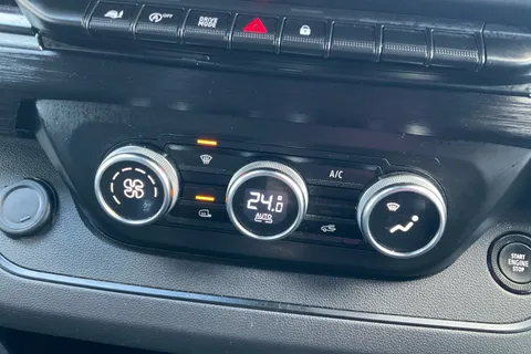 YK23ZJG Renault Trafic LL30 Blue dCi 170 Sport Van EDC Thumbnail #20