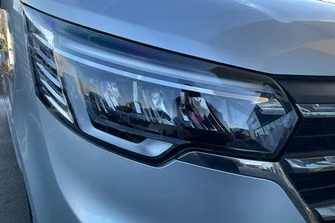 YK23ZJG Renault Trafic LL30 Blue dCi 170 Sport Van EDC Thumbnail #36