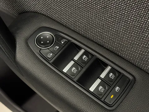 DX74VHC Renault Captur 1.0 TCE 90 Techno 5dr Thumbnail #18