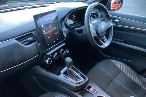 HK74RFN Renault ARKANA 1.6 E-Tech FHEV 145 Esprit Alpine 5dr Auto Thumbnail #4