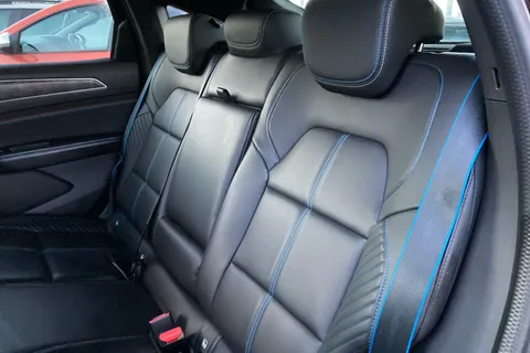 HK74RFN Renault ARKANA 1.6 E-Tech FHEV 145 Esprit Alpine 5dr Auto Thumbnail #10