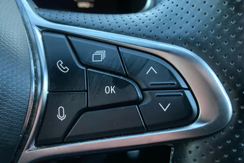 HK74RFN Renault ARKANA 1.6 E-Tech FHEV 145 Esprit Alpine 5dr Auto Thumbnail #14