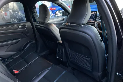 HK74RFN Renault ARKANA 1.6 E-Tech FHEV 145 Esprit Alpine 5dr Auto Thumbnail #23