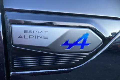 HK74RFN Renault ARKANA 1.6 E-Tech FHEV 145 Esprit Alpine 5dr Auto Thumbnail #28