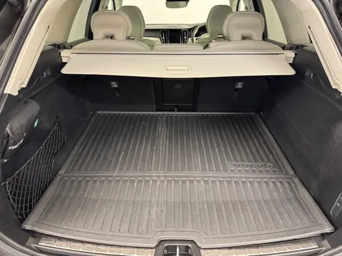 YP70BPU Volvo XC60 2.0 T8 Recharge PHEV Inscription Pro 5dr AWD Auto Thumbnail #11
