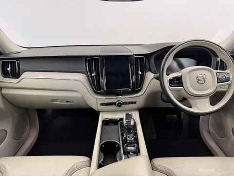 YP70BPU Volvo XC60 2.0 T8 Recharge PHEV Inscription Pro 5dr AWD Auto Thumbnail #15