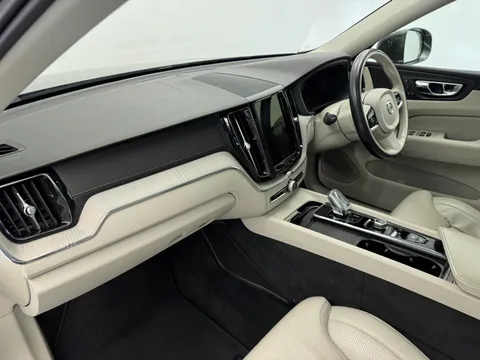 YP70BPU Volvo XC60 2.0 T8 Recharge PHEV Inscription Pro 5dr AWD Auto Thumbnail #16