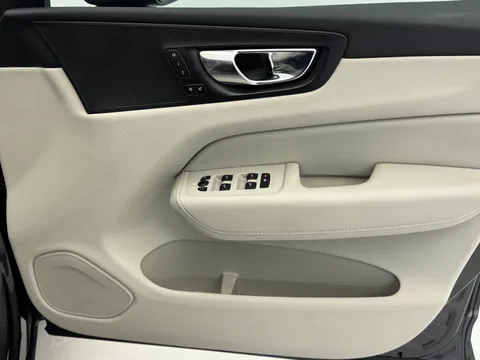 YP70BPU Volvo XC60 2.0 T8 Recharge PHEV Inscription Pro 5dr AWD Auto Thumbnail #22