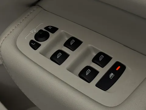 YP70BPU Volvo XC60 2.0 T8 Recharge PHEV Inscription Pro 5dr AWD Auto Thumbnail #23