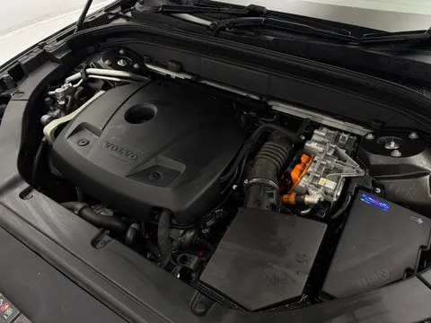 YP70BPU Volvo XC60 2.0 T8 Recharge PHEV Inscription Pro 5dr AWD Auto Thumbnail #36