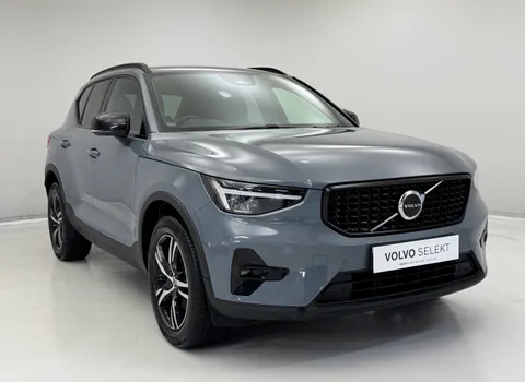 DS72VNH Volvo XC40 2.0 B3P Plus Dark 5dr Auto Thumbnail #1