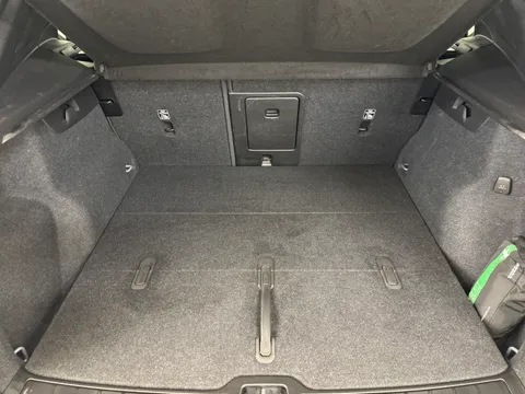 DS72VNH Volvo XC40 2.0 B3P Plus Dark 5dr Auto Thumbnail #23