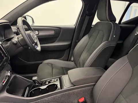 DS72VNH Volvo XC40 2.0 B3P Plus Dark 5dr Auto Thumbnail #10