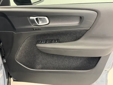 DS72VNH Volvo XC40 2.0 B3P Plus Dark 5dr Auto Thumbnail #19