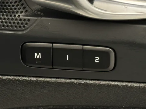 DS72VNH Volvo XC40 2.0 B3P Plus Dark 5dr Auto Thumbnail #24