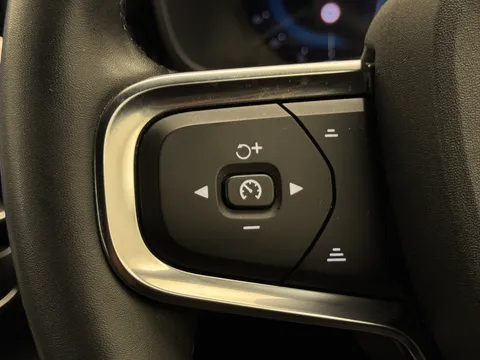 DS72VNH Volvo XC40 2.0 B3P Plus Dark 5dr Auto Thumbnail #26