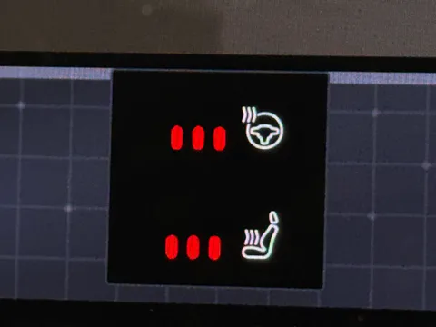 DS72VNH Volvo XC40 2.0 B3P Plus Dark 5dr Auto Thumbnail #31