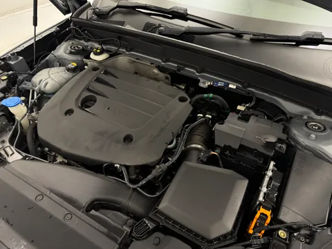 DS72VNH Volvo XC40 2.0 B3P Plus Dark 5dr Auto Thumbnail #33